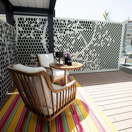 Barcelo Imagine Hotel Madrid Bagian luar foto A balcony