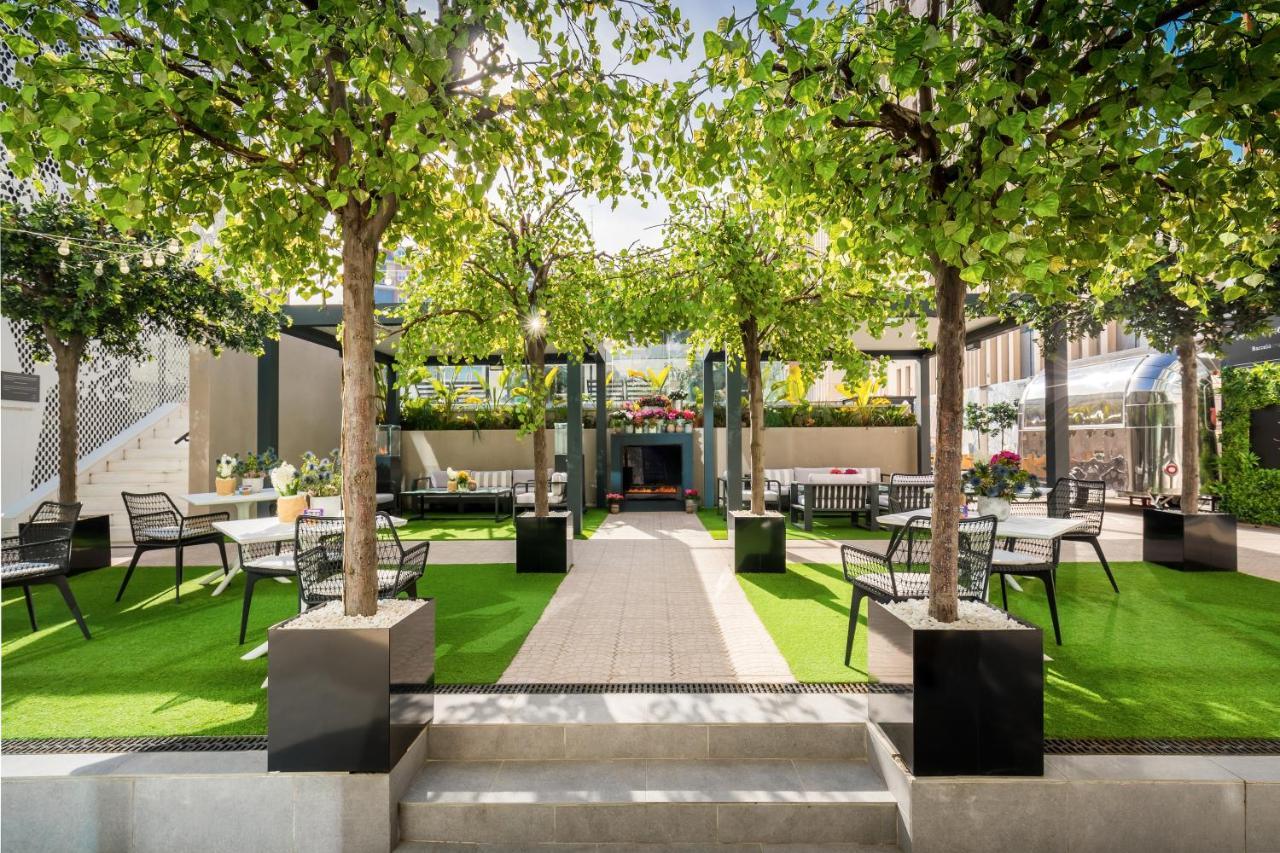 Barcelo Imagine Hotel Madrid Bagian luar foto The garden at The Ivy, St John's Wood