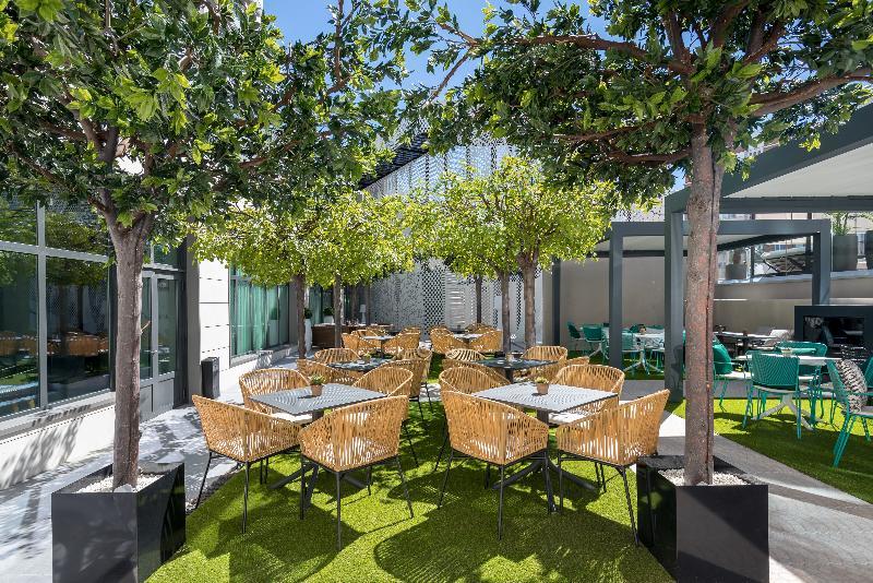 Barcelo Imagine Hotel Madrid Bagian luar foto The Garden at The Standard East Village